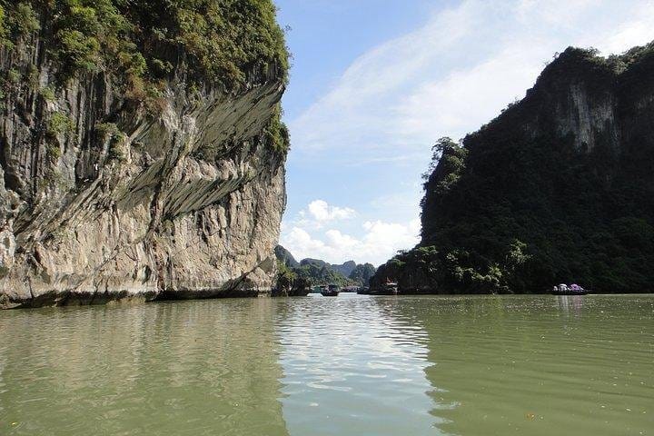 Full-day Exploring Ha Long Bay Wonders
