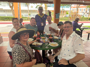 Small Group: Michelin and Local Hawker Food Tour
