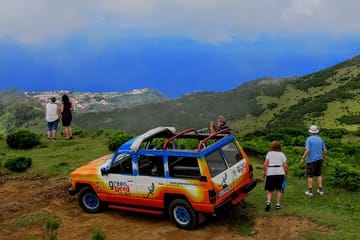 Farmers Market and 4WD Adventure in Caniço and Machico