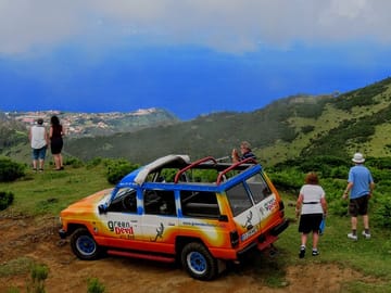 Farmers Market and 4WD Adventure in Caniço and Machico