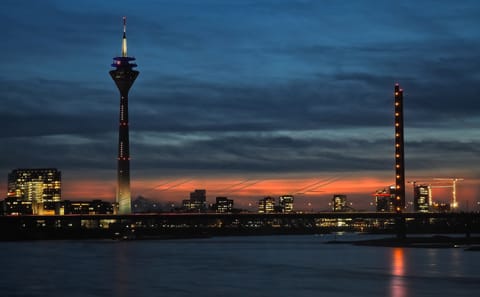 Private Guided Walking Tour of Düsseldorf's Culture and History