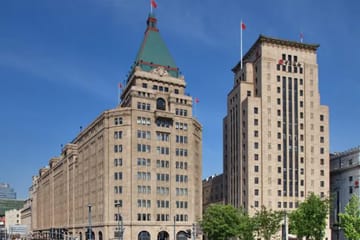 Art Deco Architecture Walking Tour in Shanghai