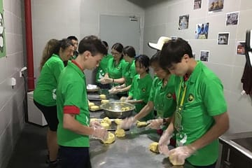 Dujiangyan Panda Volunteering Experience with Lunch Included