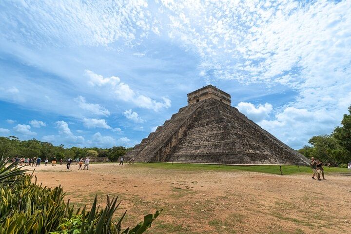 Small group tour to Chichen Itza early access + Cenote + Ekbalam