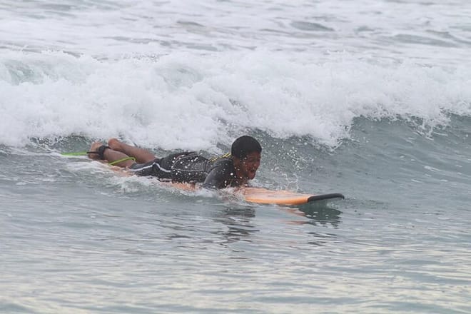 Surfing in Unawatuna 5