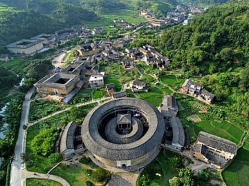 Private Day Tour to Hongkeng Tulou and Yunshuiyao Village