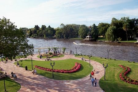 Tigre Delta Boat Ride & Gourmet Lunch in Puerto Madero, Buenos Aires