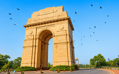 From Delhi: Golden Triangle Tour with Sunrise Taj Mahal
