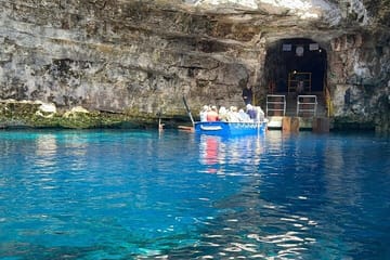 Boat Tour of Melissani Lake Cave and Myrtos Viewpoint in Karavomylos