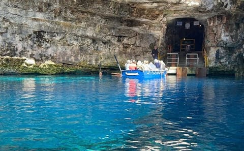 Boat Tour of Melissani Lake Cave and Myrtos Viewpoint in Karavomylos