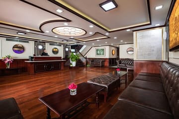 Luxury 2-Day Cruise with Kayaking in Halong Bay, Vietnam