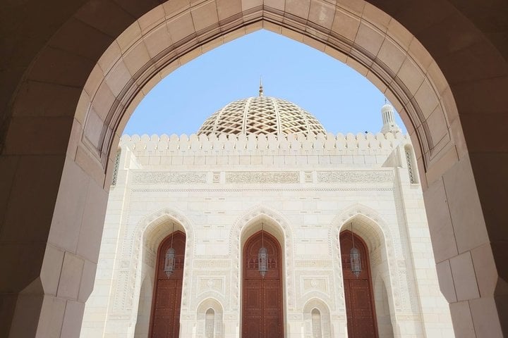 Private Day Trip to Grand Mosque & Wahiba Sands 3