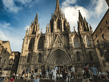 Barcelona Old City Walking Tour + 1H Boat Cruise
