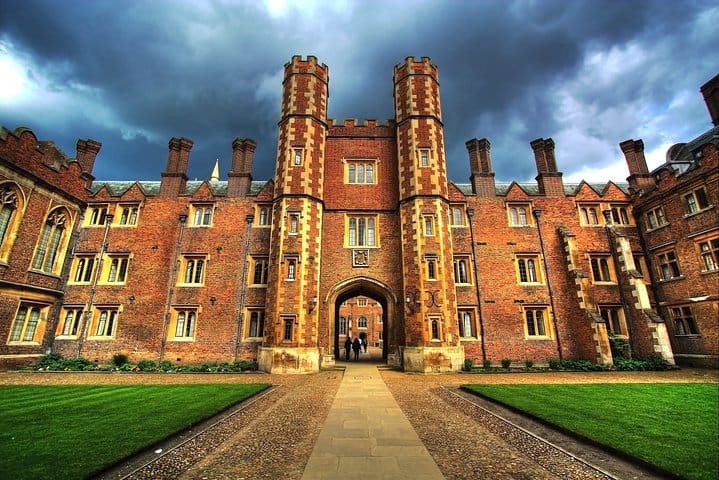 Full-Day Private Guided Tour of Cambridge 3