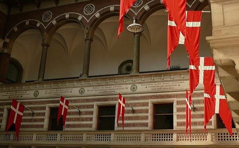 Copenhagen City Highlights Tour: City Hall to Nyhavn