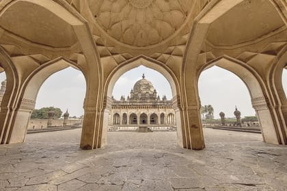 Hyderabad to Bijapur: Architectural Delights Tour