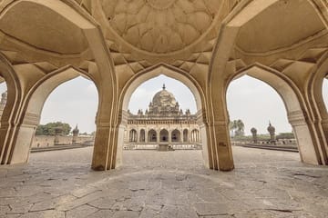 Hyderabad to Bijapur: Three-Day Architectural Tour