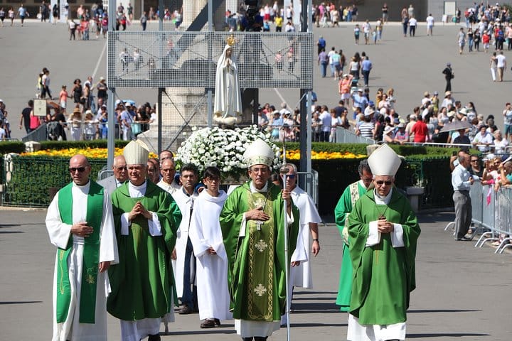 Private Tour to the Sanctuary of Fatima, Nazare, and Obidos 3
