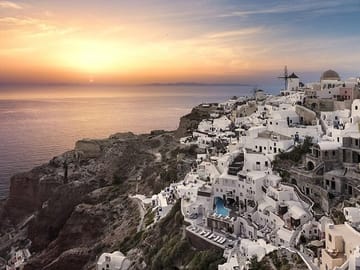 Full Day Cultural Tour of Akrotiri and Fira in Santorini