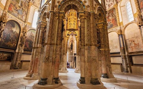 Private Walking Tour of Tomar's Convent of Christ
