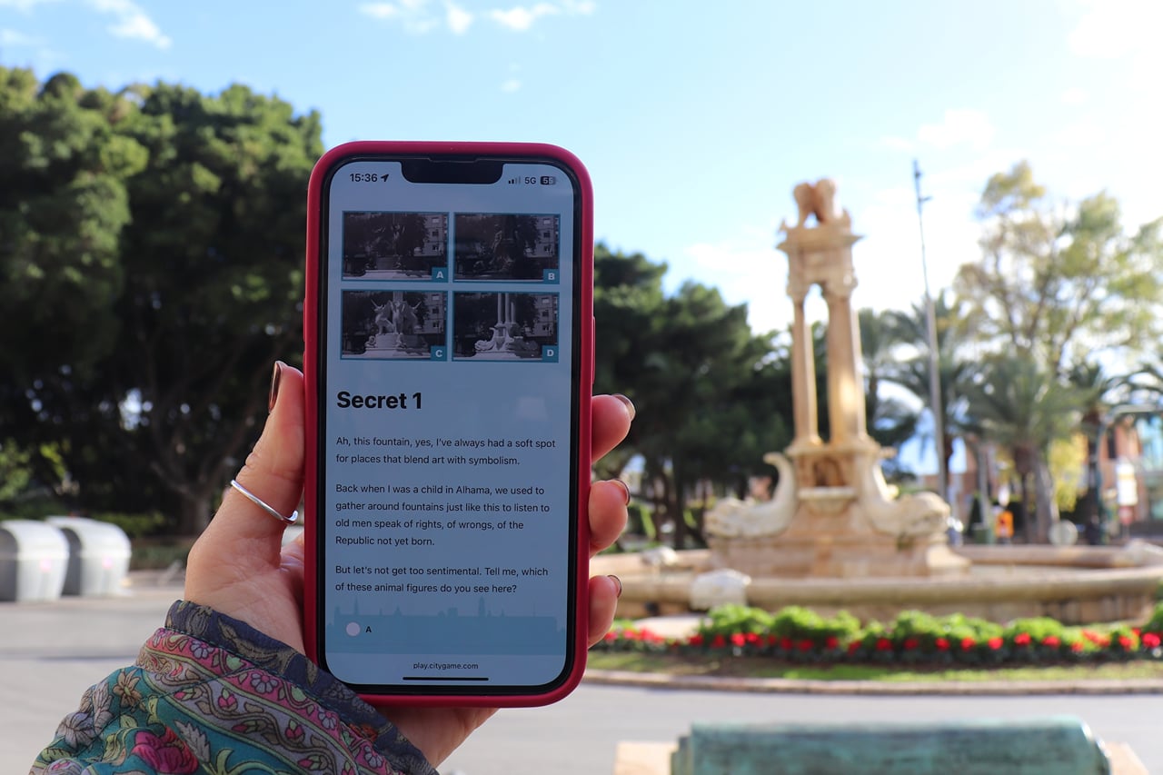 Puerto del Rosario, Fuerteventura Self-Guided Sherlock Holmes Murder Mystery Game 4