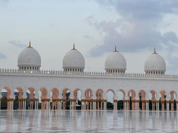 Abu Dhabi City Tour with Warner Bros World Admission from Dubai