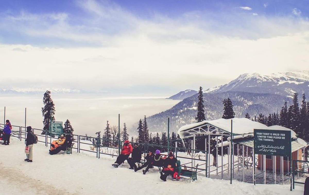 Majestic Sonamarg: A Day Trip to the Meadow of Gold from Srinagar