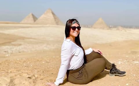 Private Tour of Giza Pyramids and Sphinx with Lunch