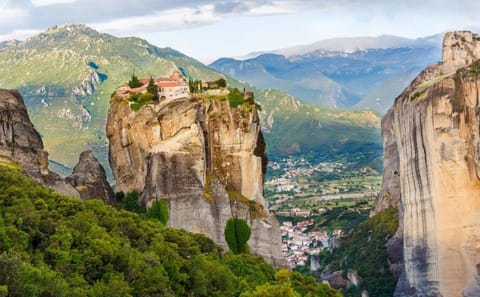 5-Day Cultural Tour of Athens and Kalabaka, Greece