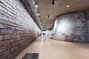 Louvre Museum Guided Tour with Skip-the-line Tickets