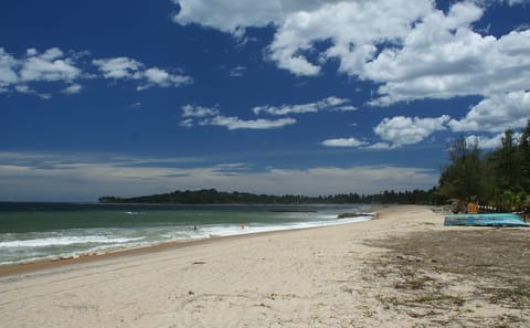 3-Day Beach and Adventure Tour in Arugam Bay and Ampara