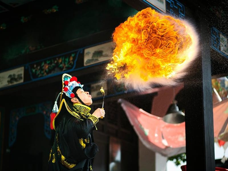 Skip the Line: Sichuan Opera Chengdu Ticket