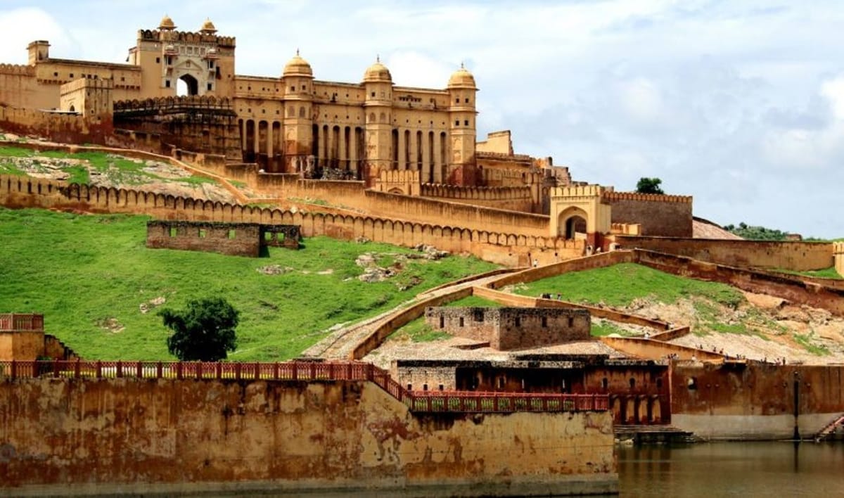 From Delhi :- 3 Days Rajasthan Tour