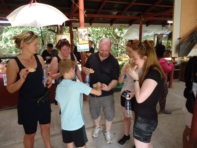 ABC Weekend &amp; Local Floating Market tour 7