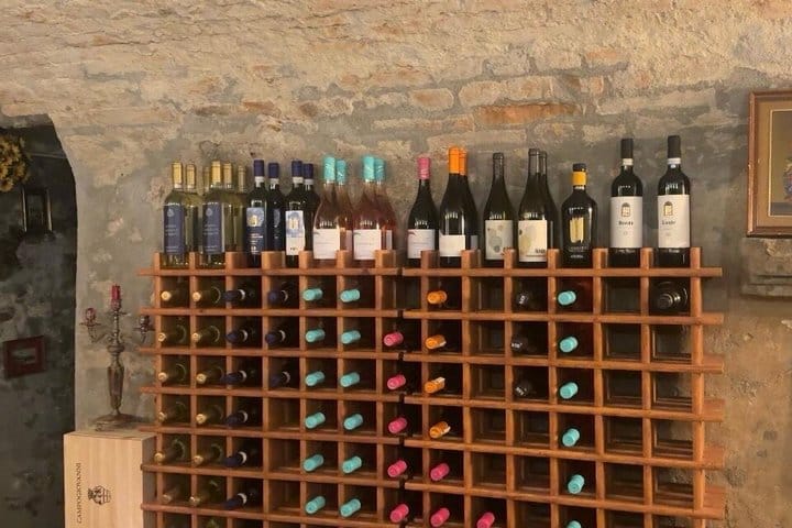 Authentic Tuscan Wine Tasting in a Florentine Osteria 8
