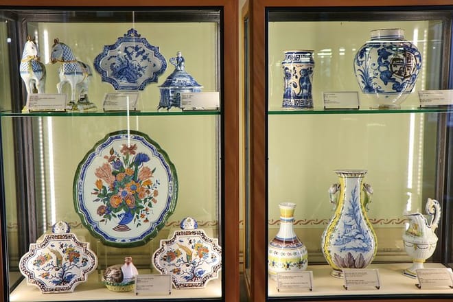 Collection of dinner services, one of the few European royal services that remain intact.