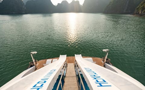 Luxury Day Cruise in Ha Long Bay and Lan Ha Bay
