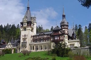 Private Day Tour from Brasov to Bran Castle and Rasnov Fortress and Peles Palace in Sinaia
