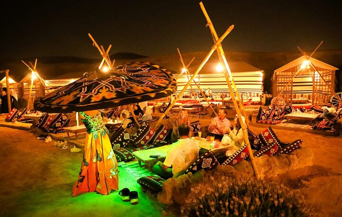 Cairo VIP Night in Giza: Bedouin Dinner, Live Show & Photographer