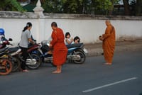 Monks Morning Almsgiving Tour – Traditional Food Offering 6