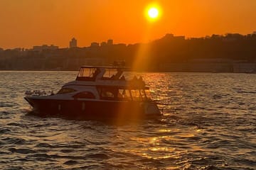 Istanbul Sunset Yacht Cruise on the Bosphorus with Snacks