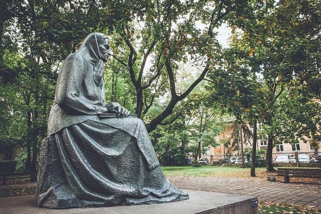Vilnius: The Women of Vilnius 2-Hour Tour 4