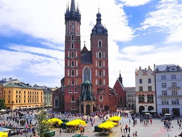 Explore Krakow: UNESCO Old Town, Medieval Streets & Landmarks