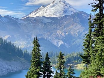 Full-Day Mt. Baker and Cascades Tour from Seattle