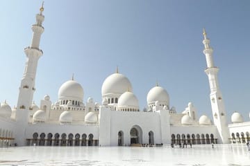 Abu Dhabi city tour  with  Grand Mosque and Louvre museum Visit