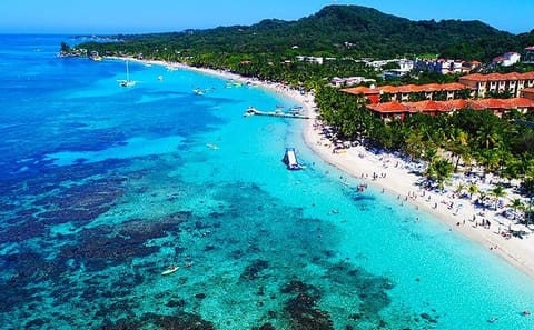 Snorkeling and Cultural Tour in West Bay, Honduras