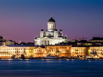 Professional Photo Shoot Tour in Helsinki's Iconic Locations