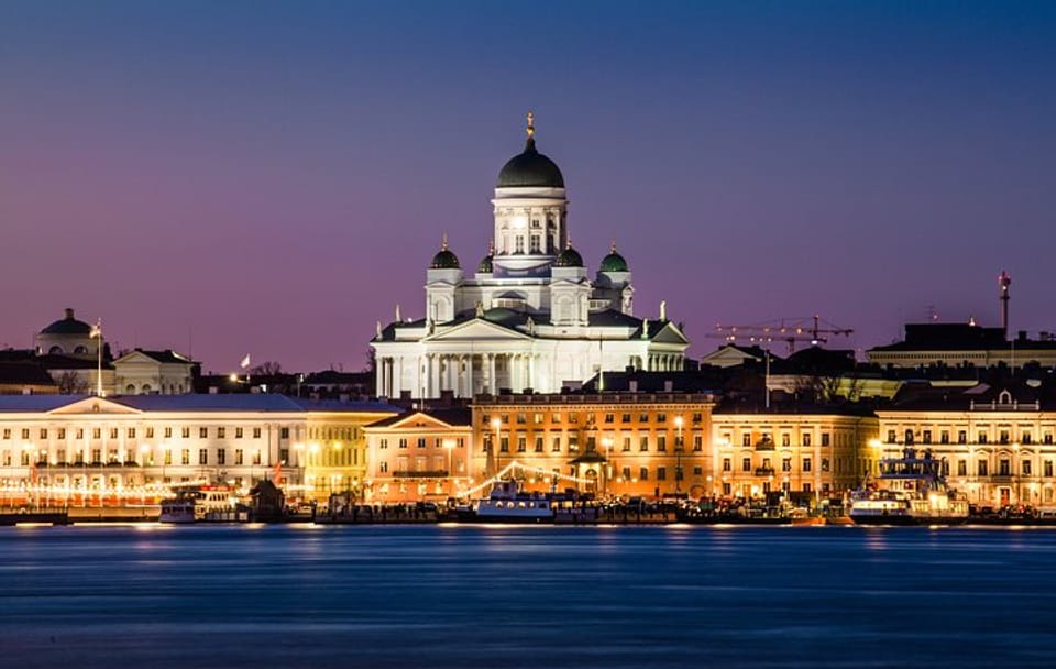 Professional Photo Shoot Tour in Helsinki's Iconic Locations