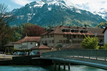 8-Day Swiss and Paris Tour with Stops in Lucerne and Interlaken