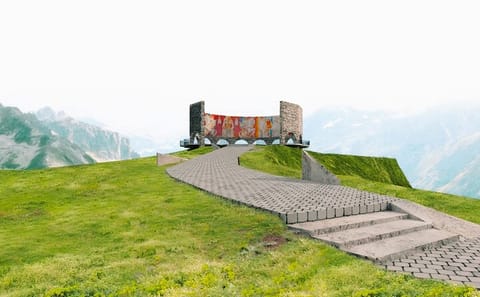 Private Day Tour from Tbilisi to Ananuri and Gudauri
